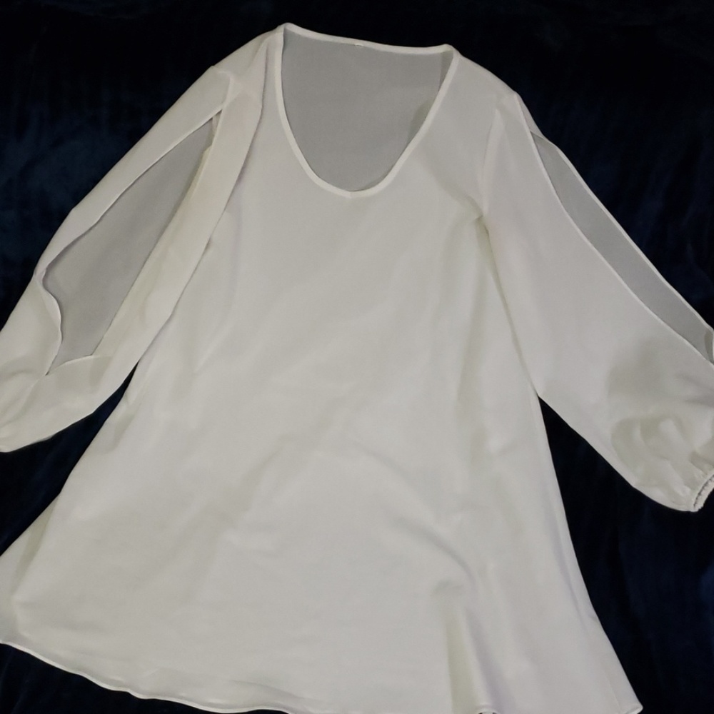 White dress shirt with open sleeves